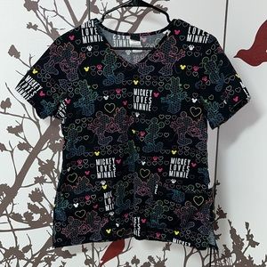 DISNEY Mickey Loves Minnie Size Med W/Front Pockets Scrub Top (T-Shirt) NWOT $55